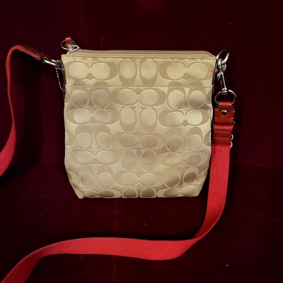 Coach Poppy Crossbody, used - Picture 8 of 9